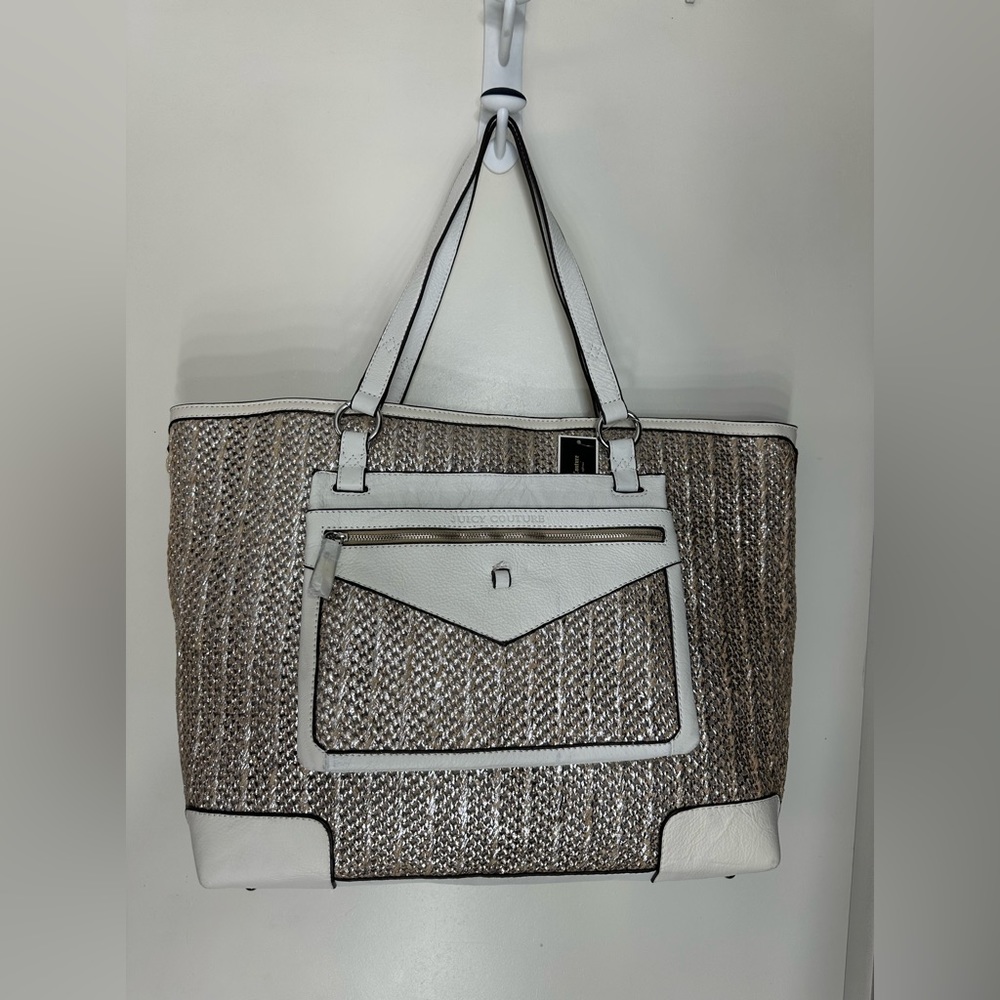 Juicy Couture Palm Springs Metallic
Straw Tote Bag white and silver - Picture 2 of 15